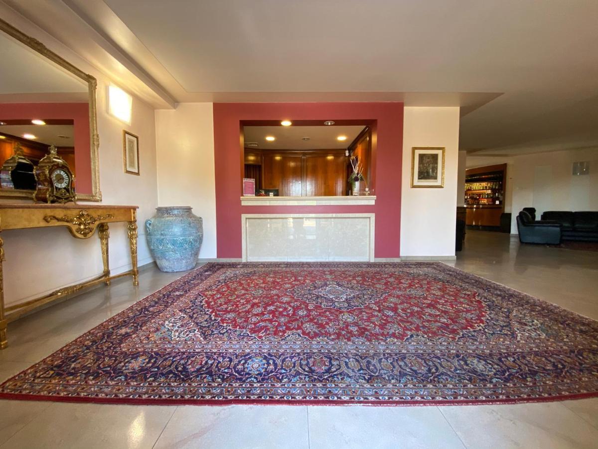 Daniel Hotel 4*